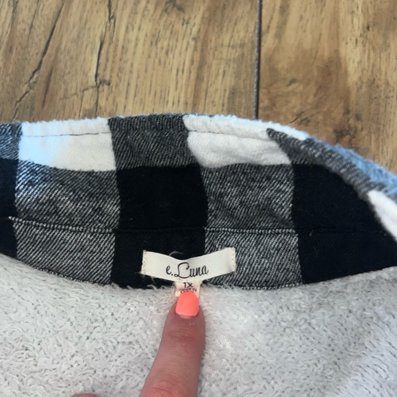 black and white flannel fuzzy jacket - Picture 4 of 5